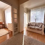Elegant And Bright Flat In A Quiet Area Lägenhet Riga