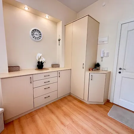 Apartman Elegant And Bright Flat In A Quiet Area