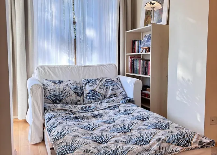 Elegant And Bright Flat In A Quiet Area Apartment *