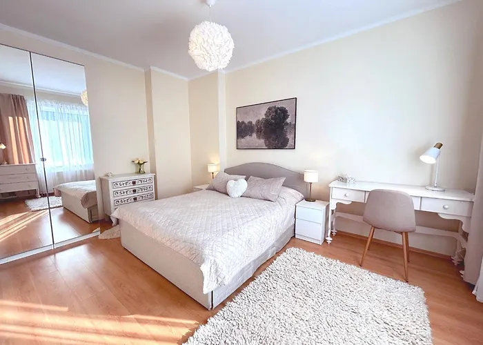 Elegant And Bright Flat In A Quiet Area Apartment Riga